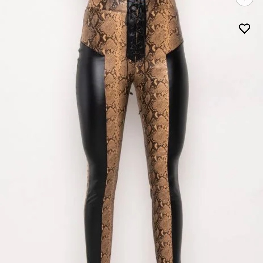 Akira Faux Leather Snakeprint And Black Lace-up Legging With Back Zipper XL